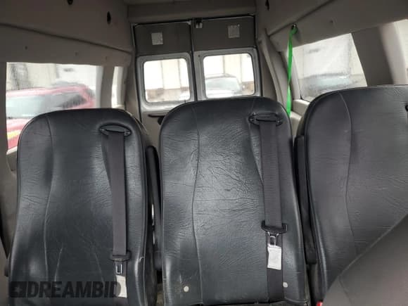 ✅ 2013 Ford Econoline Cargo Commercial • VIN: 1FTSS3ELXDDA09469 • Lot: 51782835. Wystawiony na Copart z przebiegiem 114 739 mil. Bezpłatny archiwum sprzedaży aukcyjnych z USA i szczegółowy raport historii pojazdu na DreamBid. Zdjęcie 10.