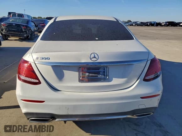 ✅ 2017 Mercedes-Benz E 300 Luxury • VIN: WDDZF4JB7HA125165 • Lot: 91034355. Wystawiony na Copart z przebiegiem Nie podano. Bezpłatny archiwum sprzedaży aukcyjnych z USA i szczegółowy raport historii pojazdu na DreamBid. Zdjęcie 6.