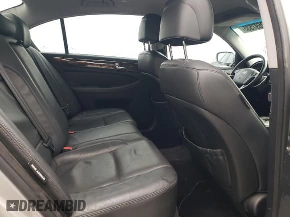 ✅ 2010 Hyundai Genesis • VIN: KMHGC4DE0AU095457 • Lot: 89697535. Wystawiony na Copart z przebiegiem 160 918 mil. Bezpłatny archiwum sprzedaży aukcyjnych z USA i szczegółowy raport historii pojazdu na DreamBid. Zdjęcie 10.