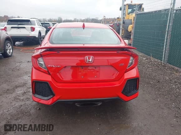 ✅ 2018 Honda Civic Si • VIN: 2HGFC1E5XJH708024 • Lot: 43725465. Wystawiony na IAAI z przebiegiem 82 172 mil. Bezpłatny archiwum sprzedaży aukcyjnych z USA i szczegółowy raport historii pojazdu na DreamBid. Zdjęcie 16.