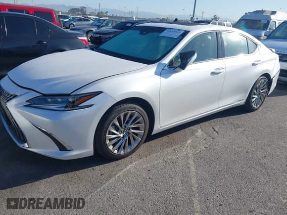 ✅ 2022 Lexus ES 300h Luxury • VIN: 58AEA1C14NU021371 • Лот: 41831043. Опубликован ранее на IAAI с пробегом 10 690 миль. Бесплатный доступ к архиву аукционных продаж из США и подробный отчёт об истории автомобиля на DreamBid. Изображение 2.