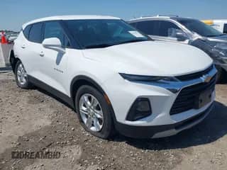 2021 Chevrolet Blazer LT z VIN 3GNKBHR41MS570635, wystawiony jako IAAI lot #42059952 z przebiegiem 51 917 mil mil oraz . Historia ofert i sprzedaży dostępna na DreamBid. Obrazek 1.