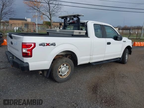 ✅ 2018 Ford F-150 XLT • VIN: 1FTFX1E52JKC14154 • Lot: 43646588. Listed on IAAI with 54,023 mi. Free auction sales archive from the USA and detailed vehicle history report at DreamBid. Image 4.