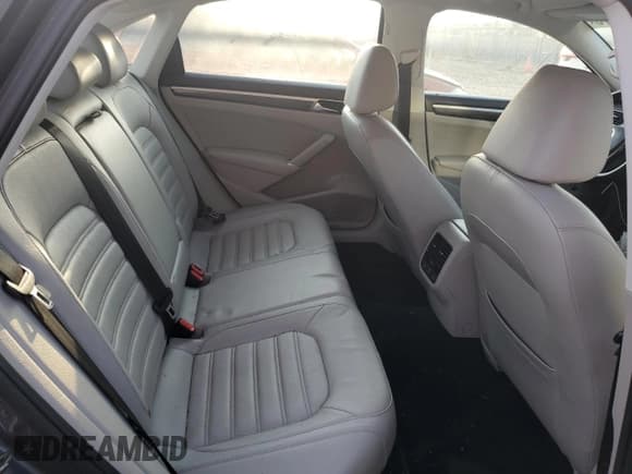 ✅ 2017 Volkswagen Passat SEL Premium • VIN: 1VWCT7A32HC052808 • Lot: 59394375. Listed on Copart with 90,123 mi. Free auction sales archive from the USA and detailed vehicle history report at DreamBid. Image 10.