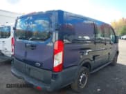 ✅ 2017 Ford Transit • VIN: 1FTYR1ZM5HKA29286 • Lot: 43379187. Wystawiony na IAAI z przebiegiem 108 235 mil. Bezpłatny archiwum sprzedaży aukcyjnych z USA i szczegółowy raport historii pojazdu na DreamBid. Zdjęcie 4.