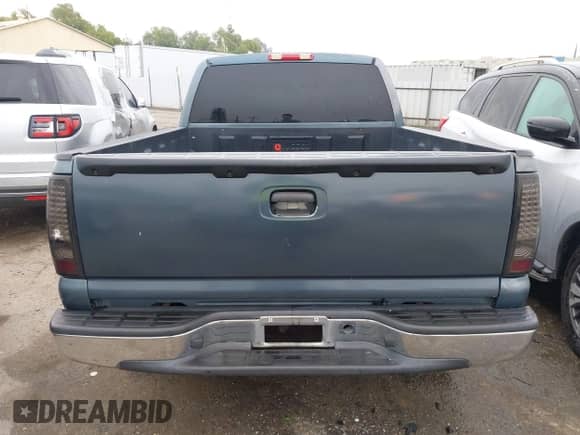 2007 Chevrolet Silverado 1500 LT1 z VIN 1GCEC19V67Z104435, wystawiony jako IAAI lot #43463939 z przebiegiem 203 245 mil mil oraz . Historia ofert i sprzedaży dostępna na DreamBid. Obrazek 17.