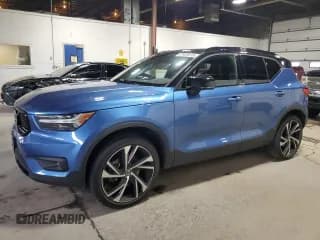✅ 2021 Volvo XC40 R-Design • VIN: YV4162UMXM2456459 • Лот: 67929515. Опубликован ранее на Copart с пробегом 54 665 миль. Бесплатный доступ к архиву аукционных продаж из США и подробный отчёт об истории автомобиля на DreamBid. Изображение 1.