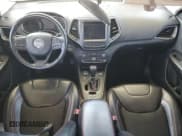 ✅ 2019 Jeep Cherokee Trailhawk • VIN: 1C4PJMBX1KD311803 • Lot: 84910865. Wystawiony na Copart z przebiegiem Nie podano. Bezpłatny archiwum sprzedaży aukcyjnych z USA i szczegółowy raport historii pojazdu na DreamBid. Zdjęcie 8.