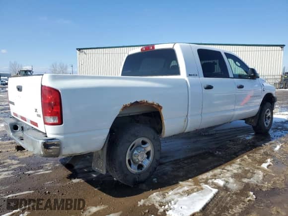 2006 Dodge 3500 Laramie z VIN 3D7LX39C16G170806, wystawiony jako Copart lot #51238065 z przebiegiem 368 436 mil mil oraz Czysty tytuł • Clean title. Historia ofert i sprzedaży dostępna na DreamBid. Obrazek 3.