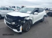 ✅ 2023 Kia Seltos LX • VIN: KNDEPCAA7P7435173 • Lot: 43433136. Listed on IAAI with 32,269 mi. Free auction sales archive from the USA and detailed vehicle history report at DreamBid. Image 17.