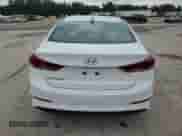 2017 Hyundai Elantra SE с VIN 5NPD84LF1HH001092, выставлен на аукционе Copart как лот 68354005 с пробегом 126 344 миль миль и Списание • Salvage title. История ставок и продаж доступна на DreamBid. Изображение 6.