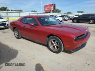 ✅ 2010 Dodge Challenger SE • VIN: 2B3CJ4DV9AH289353 • Лот: 81883665. Опубликован ранее на Copart с пробегом 104 505 миль. Бесплатный доступ к архиву аукционных продаж из США и подробный отчёт об истории автомобиля на DreamBid. Изображение 4.