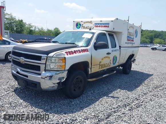 ✅ 2009 Chevrolet Silverado 2500HD Work Truck • VIN: 1GCHC49K59E135299 • Лот: 42578510. Опубликован ранее на IAAI с пробегом 318 438 миль. Бесплатный доступ к архиву аукционных продаж из США и подробный отчёт об истории автомобиля на DreamBid. Изображение 2.