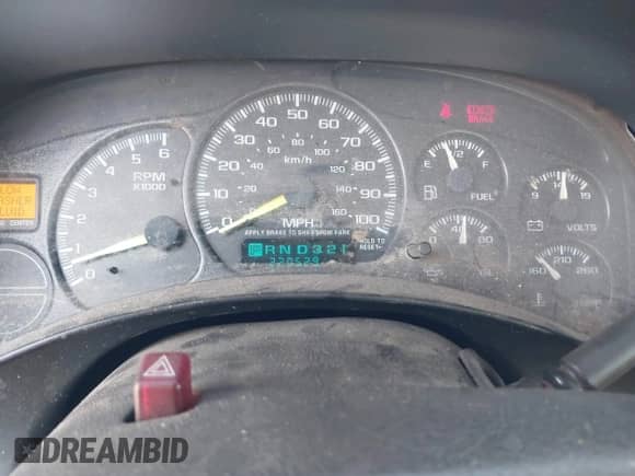 2000 Chevrolet Silverado 1500 LS z VIN 2GCEC19T1Y1277305, wystawiony jako IAAI lot #43516630 z przebiegiem 220 529 mil mil oraz . Historia ofert i sprzedaży dostępna na DreamBid. Obrazek 7.