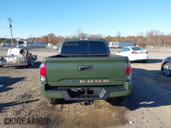 ✅ 2021 Toyota Tacoma SR • VIN: 3TMCZ5AN7MM440553 • Lot: 43609596. Listed on IAAI with 61,689 mi. Free auction sales archive from the USA and detailed vehicle history report at DreamBid. Image 17.