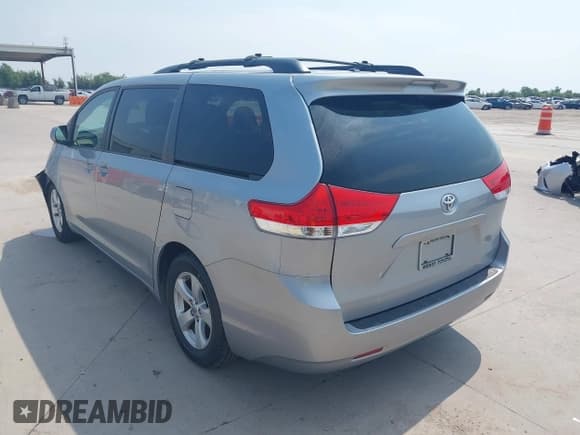 ✅ 2014 Toyota Sienna LE AAS • VIN: 5TDKK3DC7ES510097 • Lot: 43094597. Listed on IAAI with 165,981 mi. Free auction sales archive from the USA and detailed vehicle history report at DreamBid. Image 3.