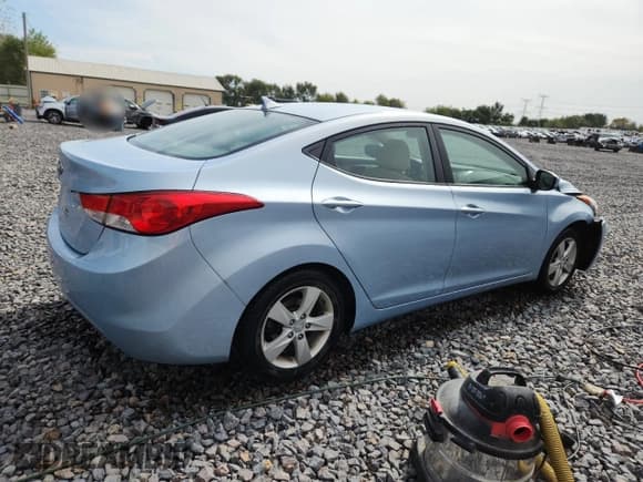 ✅ 2013 Hyundai Elantra GLS • VIN: KMHDH4AE7DU502462 • Lot: 82062565. Listed on Copart with 72,706 mi. Free auction sales archive from the USA and detailed vehicle history report at DreamBid. Image 3.