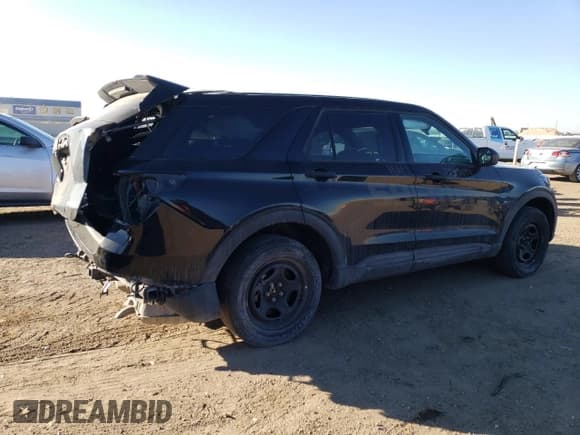 ✅ 2024 Ford Police Interceptor Utility • VIN: 1FM5K8AB3RGA47666 • Lot: 43371865. Wystawiony na Copart z przebiegiem 7 056 mil. Bezpłatny archiwum sprzedaży aukcyjnych z USA i szczegółowy raport historii pojazdu na DreamBid. Zdjęcie 3.