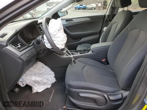 ✅ 2019 Hyundai Sonata SE • VIN: 5NPE24AFXKH812325 • Lot: 67923862. Listed on Copart with 18,940 mi. Free auction sales archive from the USA and detailed vehicle history report at DreamBid. Image 7.