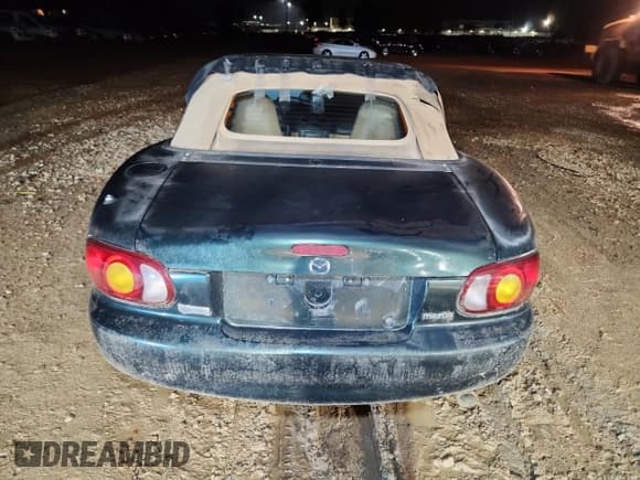 ✅ 2000 Mazda MX-5 Miata • VIN: JM1NB3534Y0139127 • Lot: 93740535. Wystawiony na Copart z przebiegiem 226 314 mil. Bezpłatny archiwum sprzedaży aukcyjnych z USA i szczegółowy raport historii pojazdu na DreamBid. Zdjęcie 10.