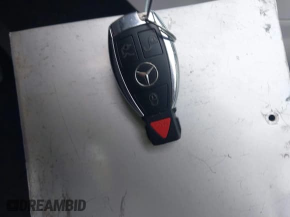 ✅ 2014 Mercedes-Benz CLA 250 • VIN: WDDSJ4GB5EN152537 • Lot: 43803835. Wystawiony na IAAI z przebiegiem 92 875 mil. Bezpłatny archiwum sprzedaży aukcyjnych z USA i szczegółowy raport historii pojazdu na DreamBid. Zdjęcie 11.