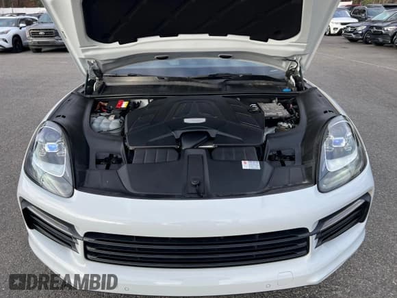 ✅ 2019 Porsche Cayenne • VIN: WP1AA2AY7KDA09970 • Лот: 92742295. Опубликован ранее на Copart с пробегом 84 003 миль. Бесплатный доступ к архиву аукционных продаж из США и подробный отчёт об истории автомобиля на DreamBid. Изображение 8.