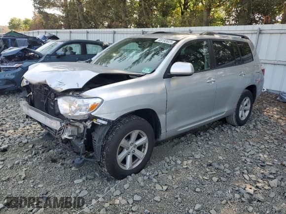 ✅ 2010 Toyota Highlander SE • VIN: 5TDJK3EH1AS037961 • Lot: 68193825. Listed on Copart with 240,594 mi. Free auction sales archive from the USA and detailed vehicle history report at DreamBid. Image 1.
