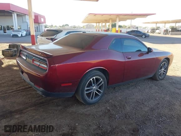 ✅ 2019 Dodge Challenger SXT • VIN: 2C3CDZGG8KH611261 • Lot: 43655286. Listed on IAAI with 325,665 mi. Free auction sales archive from the USA and detailed vehicle history report at DreamBid. Image 4.