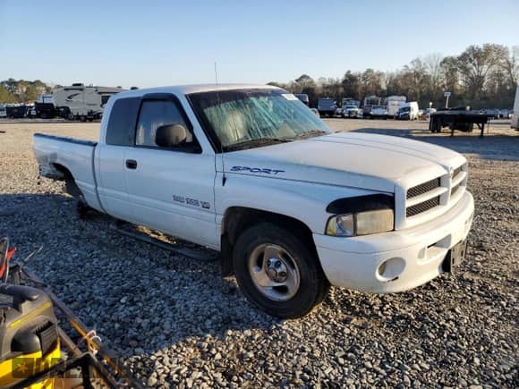 1999 Dodge 1500 с VIN 3B7HC13Z5XM562235, выставлен на аукционе Copart как лот 86053294 с пробегом 149 234 миль миль и Списание • Salvage title. История ставок и продаж доступна на DreamBid. Изображение 4.