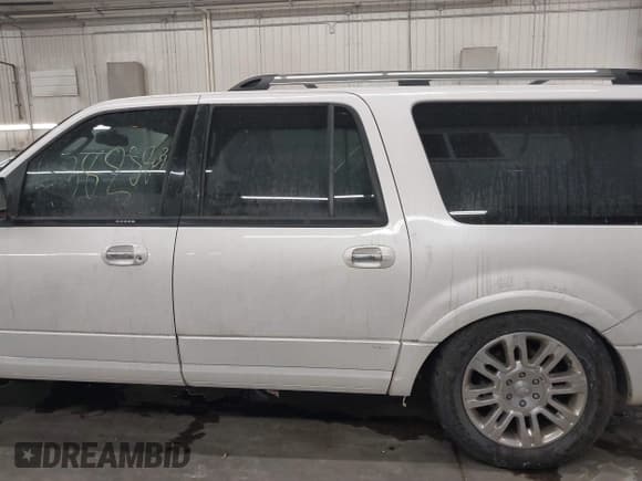 ✅ 2013 Ford Expedition Max Limited • VIN: 1FMJK2A55DEF00213 • Лот: 43828803. Опубликован ранее на IAAI с пробегом 325 039 миль. Бесплатный доступ к архиву аукционных продаж из США и подробный отчёт об истории автомобиля на DreamBid. Изображение 15.