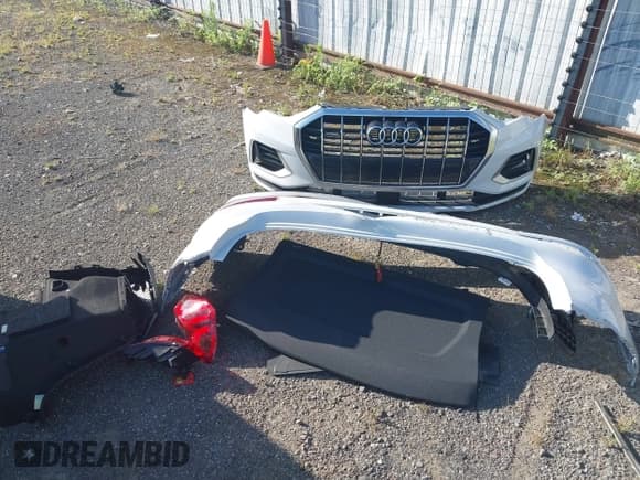 ✅ 2023 Audi Q3 Premium • VIN: WA1AUCF3XP1121872 • Lot: 42717879. Listed on IAAI with 19,504 mi. Free auction sales archive from the USA and detailed vehicle history report at DreamBid. Image 12.