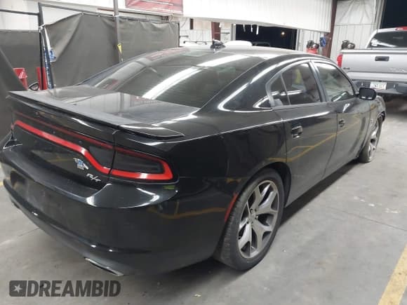 ✅ 2015 Dodge Charger RT • VIN: 2C3CDXCT7FH841015 • Лот: 43367947. Опубликован ранее на IAAI с пробегом 174 477 миль. Бесплатный доступ к архиву аукционных продаж из США и подробный отчёт об истории автомобиля на DreamBid. Изображение 4.