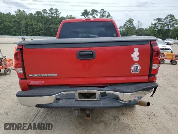 ✅ 2006 Chevrolet Silverado 2500HD LT1 • VIN: 1GCHC23246F112020 • Лот: 62699435. Опубликован ранее на Copart с пробегом 458 013 миль. Бесплатный доступ к архиву аукционных продаж из США и подробный отчёт об истории автомобиля на DreamBid. Изображение 6.