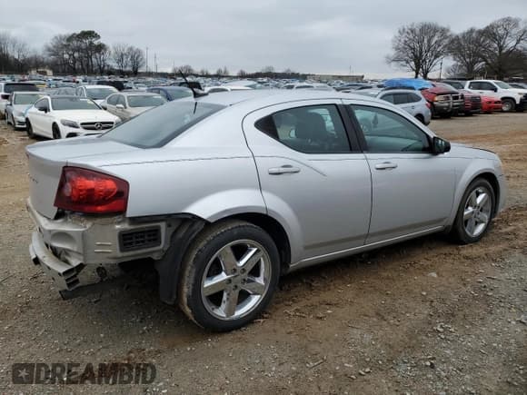 ✅ 2012 Dodge Avenger SE • VIN: 1C3CDZAB0CN141037 • Lot: 41607735. Wystawiony na Copart z przebiegiem 205 061 mil. Bezpłatny archiwum sprzedaży aukcyjnych z USA i szczegółowy raport historii pojazdu na DreamBid. Zdjęcie 3.