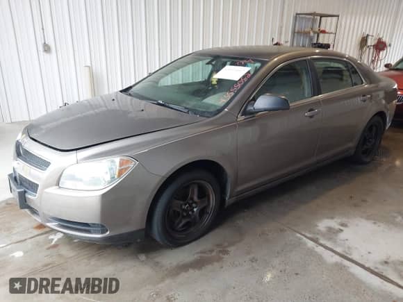 2011 Chevrolet Malibu 1FL z VIN 1G1ZA5EU4BF338359, wystawiony jako IAAI lot #43555052 z przebiegiem 185 824 mil mil oraz . Historia ofert i sprzedaży dostępna na DreamBid. Obrazek 2.