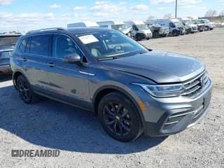 ✅ 2024 Volkswagen Tiguan SE • VIN: 3VVMB7AX9RM063772 • Lot: 43665592. Wystawiony na IAAI z przebiegiem 18 453 mil. Bezpłatny archiwum sprzedaży aukcyjnych z USA i szczegółowy raport historii pojazdu na DreamBid. Zdjęcie 1.