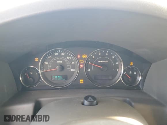 ✅ 2006 Jeep Commander • VIN: 1J8HH48K16C106515 • Lot: 82670514. Listed on Copart with 232,689 mi. Free auction sales archive from the USA and detailed vehicle history report at DreamBid. Image 9.