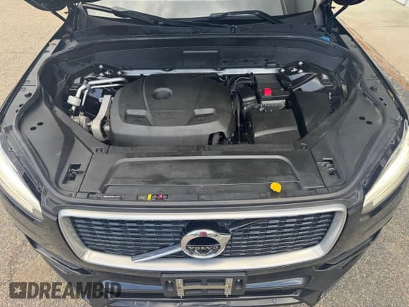 ✅ 2016 Volvo XC90 T6 R-Design • VIN: YV4A22PM2G1093365 • Lot: 57841355. Wystawiony na Copart z przebiegiem 210 069 mil. Bezpłatny archiwum sprzedaży aukcyjnych z USA i szczegółowy raport historii pojazdu na DreamBid. Zdjęcie 7.