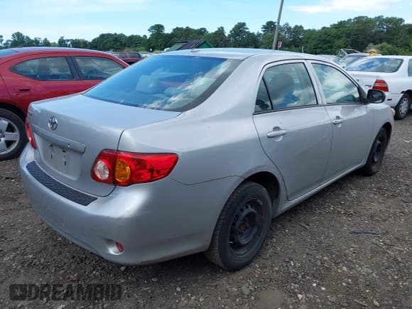 ✅ 2010 Toyota Corolla • VIN: 2T1BU4EE3AC325628 • Lot: 42807670. Listed on IAAI with 122,303 mi. Free auction sales archive from the USA and detailed vehicle history report at DreamBid. Image 4.