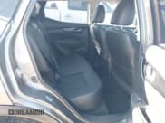 ✅ 2017 Nissan Rogue SV • VIN: JN1BJ1CR2HW134638 • Lot: 42513386. Wystawiony na IAAI z przebiegiem 90 474 mil. Bezpłatny archiwum sprzedaży aukcyjnych z USA i szczegółowy raport historii pojazdu na DreamBid. Zdjęcie 8.