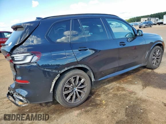 ✅ 2022 BMW X5 xDrive40i • VIN: 5UXCR6C03N9J21530 • Lot: 89696575. Listed on Copart with 87,822 mi. Free auction sales archive from the USA and detailed vehicle history report at DreamBid. Image 3.