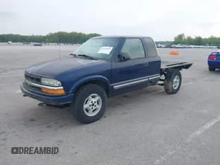 ✅ 2000 Chevrolet S-10 LS • VIN: 1GCDT19W9Y8202273 • Лот: 42130079. Опубликован ранее на IAAI с пробегом 190 140 миль. Бесплатный доступ к архиву аукционных продаж из США и подробный отчёт об истории автомобиля на DreamBid. Изображение 2.