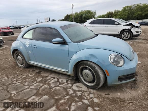 ✅ 2014 Volkswagen Beetle 2.5L • VIN: 3VWHX7AT8EM614523 • Lot: 86302915. Listed on Copart with 118,148 mi. Free auction sales archive from the USA and detailed vehicle history report at DreamBid. Image 4.
