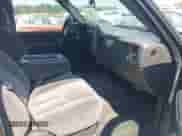 2006 Chevrolet Silverado 1500 LT2 z VIN 2GCEC19T661143998, wystawiony jako IAAI lot #42574878 z przebiegiem 229 675 mil mil oraz . Historia ofert i sprzedaży dostępna na DreamBid. Obrazek 5.