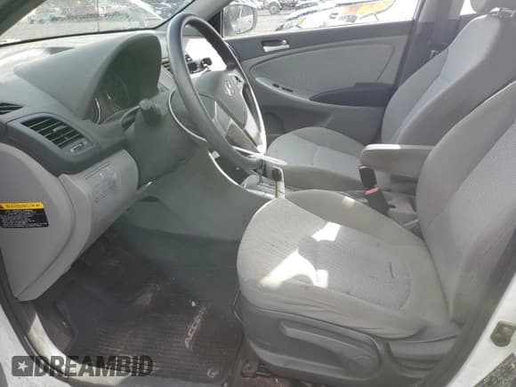 ✅ 2014 Hyundai Accent GS • VIN: KMHCT5AE6EU182861 • Lot: 76839434. Wystawiony na Copart z przebiegiem 64 883 mil. Bezpłatny archiwum sprzedaży aukcyjnych z USA i szczegółowy raport historii pojazdu na DreamBid. Zdjęcie 7.