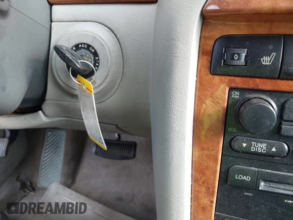 ✅ 2004 Kia Amanti • VIN: KNALD124745016497 • Lot: 43693468. Wystawiony na IAAI z przebiegiem 255 742 mil. Bezpłatny archiwum sprzedaży aukcyjnych z USA i szczegółowy raport historii pojazdu na DreamBid. Zdjęcie 11.