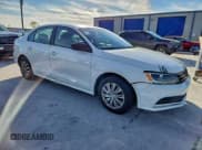 ✅ 2015 Volkswagen Jetta S • VIN: 3VW2K7AJ1FM273485 • Lot: 95106435. Wystawiony na Copart z przebiegiem 152 209 mil. Bezpłatny archiwum sprzedaży aukcyjnych z USA i szczegółowy raport historii pojazdu na DreamBid. Zdjęcie 4.