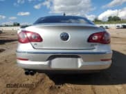 ✅ 2012 Volkswagen CC Sport • VIN: WVWMP7AN4CE526672 • Lot: 81270315. Wystawiony na Copart z przebiegiem 119 233 mil. Bezpłatny archiwum sprzedaży aukcyjnych z USA i szczegółowy raport historii pojazdu na DreamBid. Zdjęcie 6.