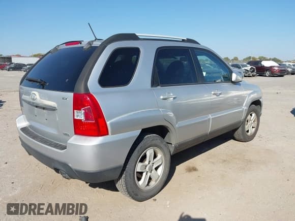 ✅ 2009 Kia Sportage EX • VIN: KNDJF723497556724 • Лот: 43623707. Опубликован ранее на IAAI с пробегом 154 032 миль. Бесплатный доступ к архиву аукционных продаж из США и подробный отчёт об истории автомобиля на DreamBid. Изображение 4.