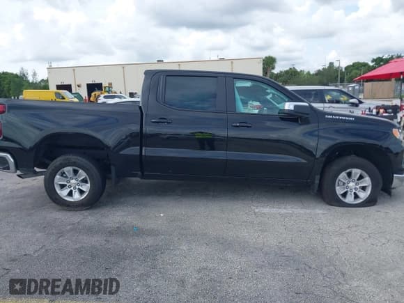 ✅ 2025 Chevrolet Silverado 1500 LT • VIN: 2GCPACED3S1145081 • Lot: 42704992. Listed on IAAI with 9,547 mi. Free auction sales archive from the USA and detailed vehicle history report at DreamBid. Image 14.
